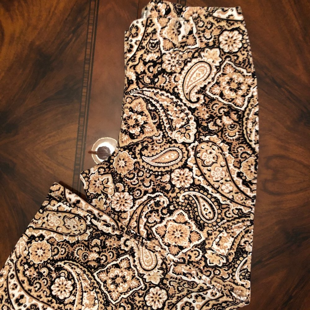 Harold's Women's Sz. 4 Black and Tan Paisley Print Ankle Pant